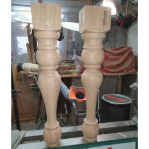 création personnalisée de pied de table en chêne