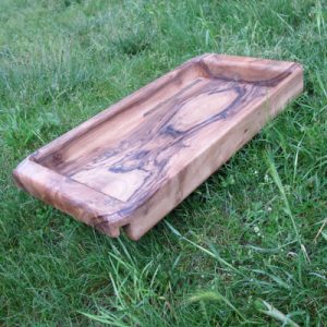 création personnalisée d'un plat de service en noyer